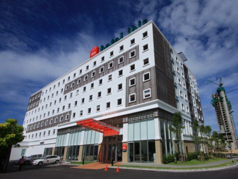 Ibis Pattaya Hotel Exterior foto